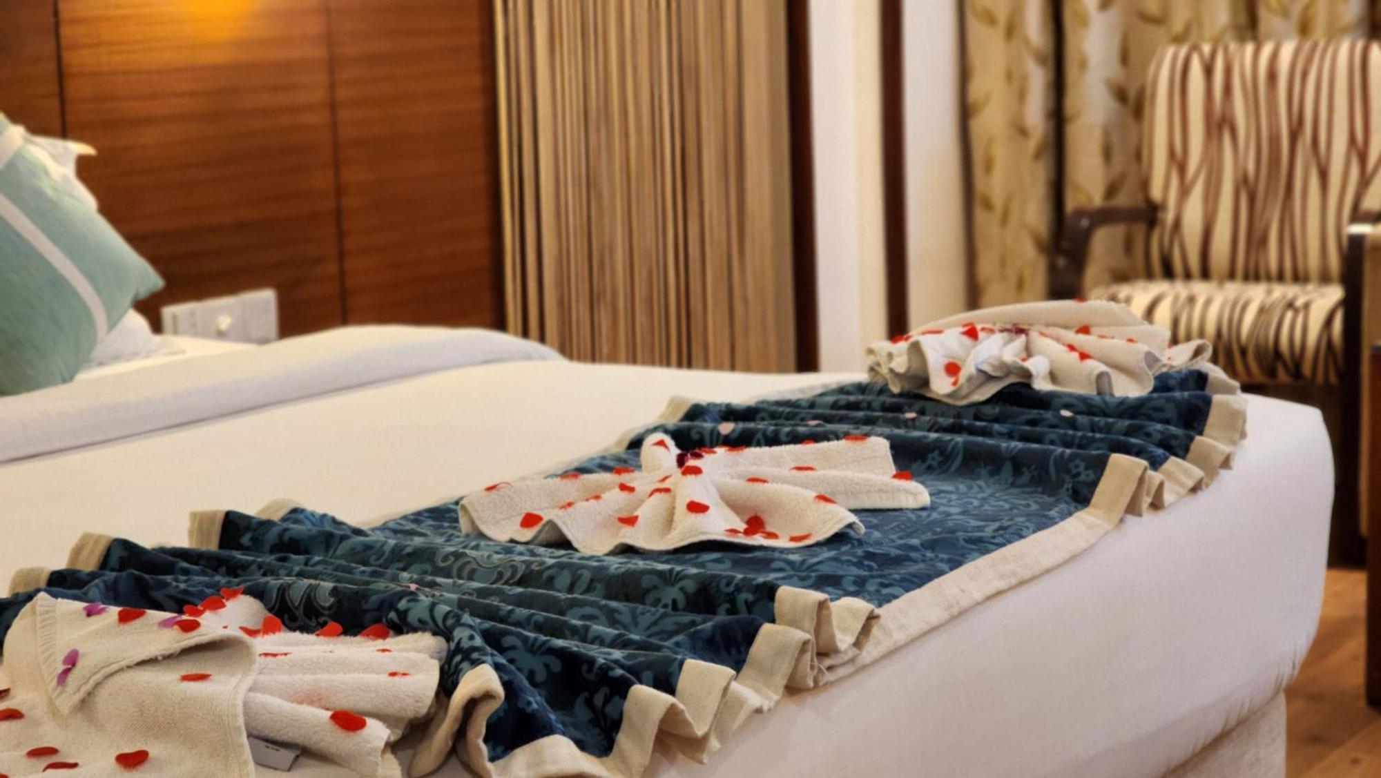 Hotel Royal Ark - Kasauli Bagian luar foto