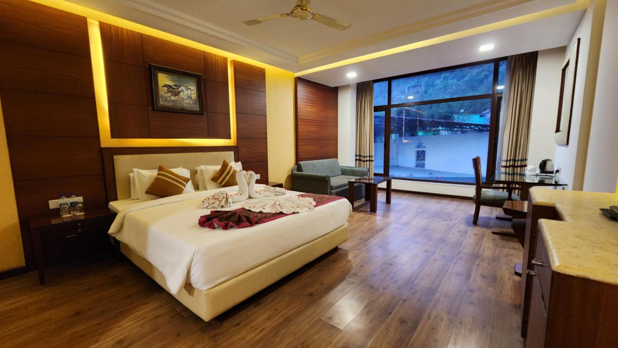 Hotel Royal Ark - Kasauli Bagian luar foto