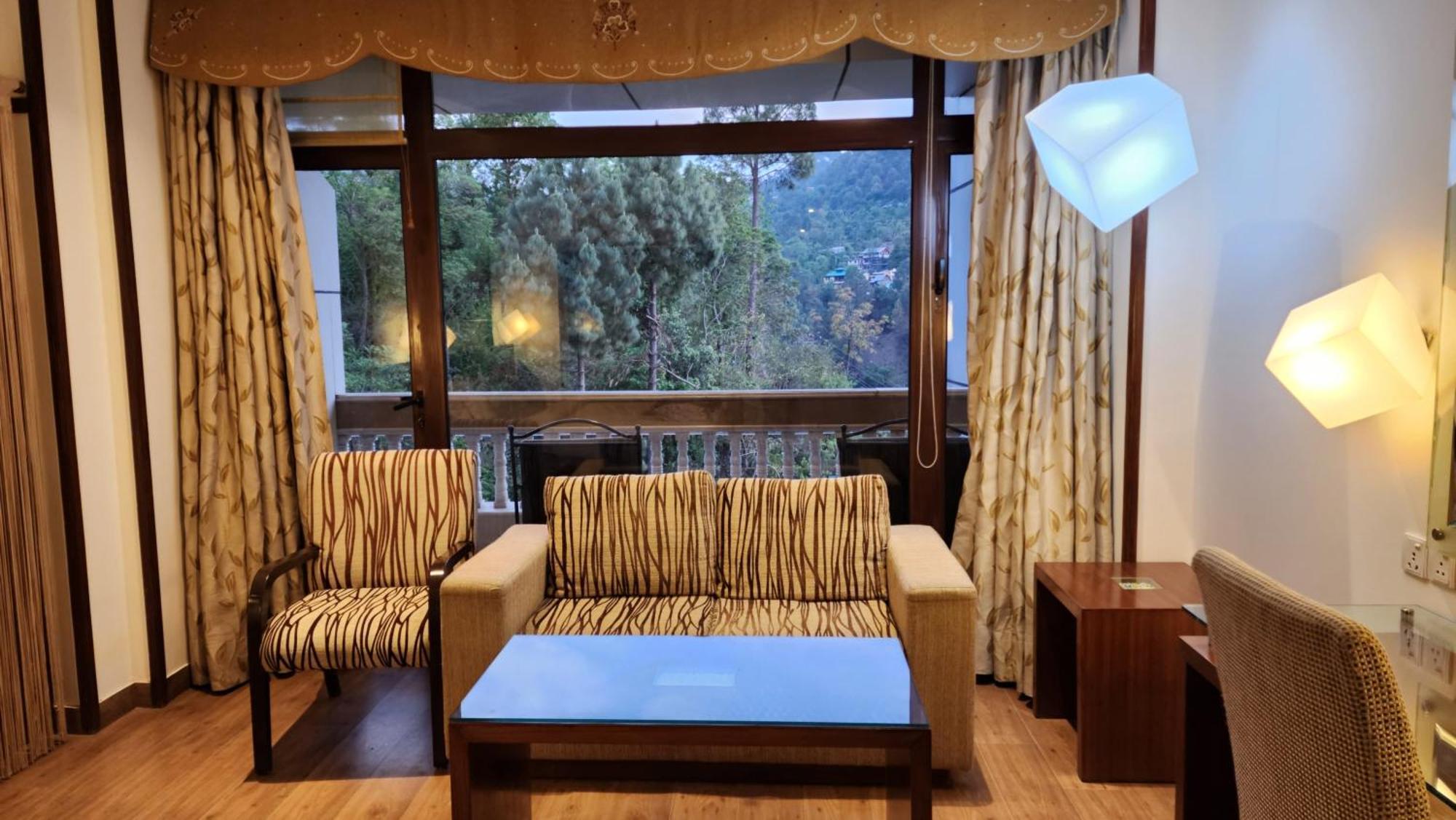 Hotel Royal Ark - Kasauli Bagian luar foto