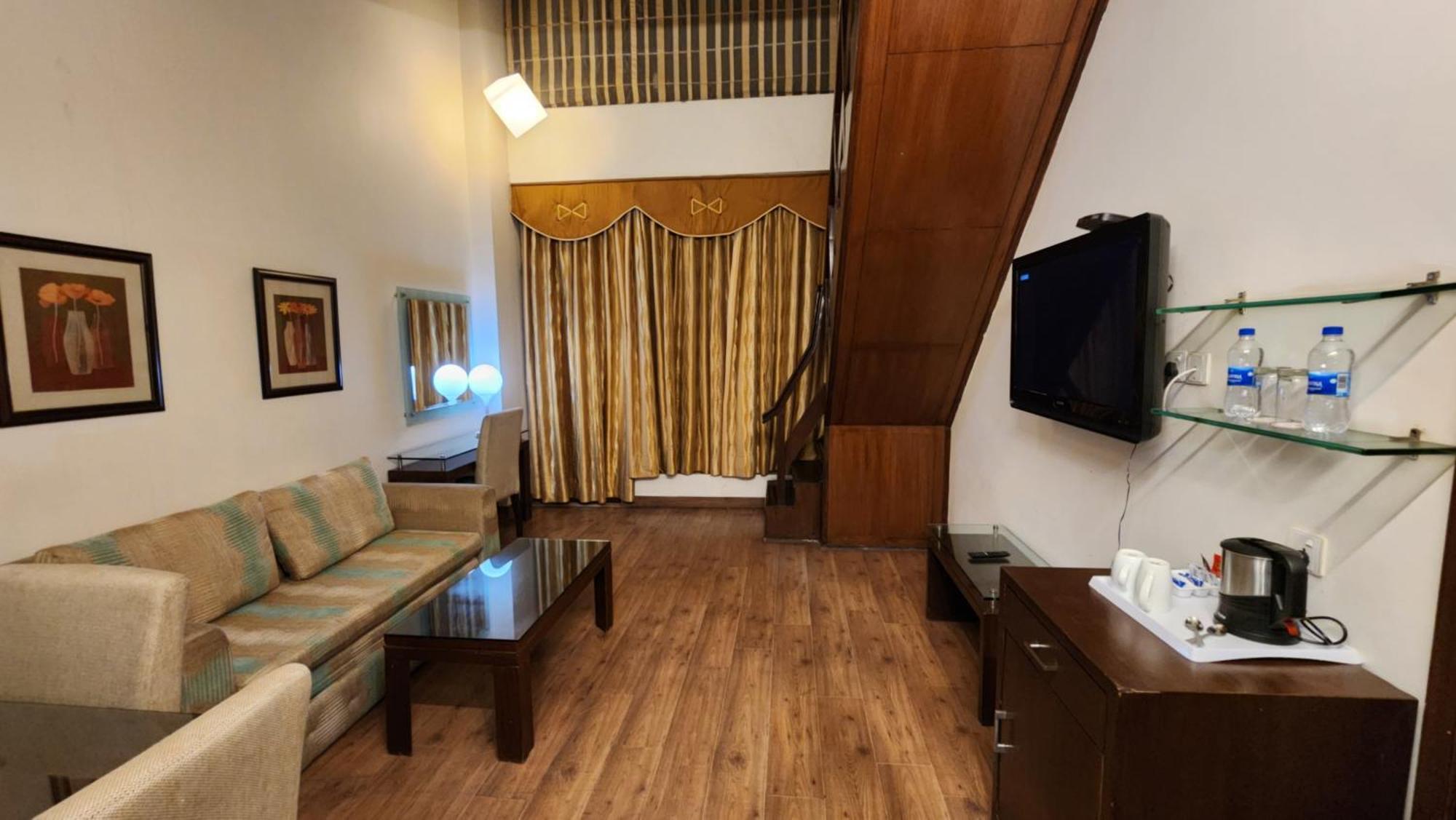 Hotel Royal Ark - Kasauli Bagian luar foto