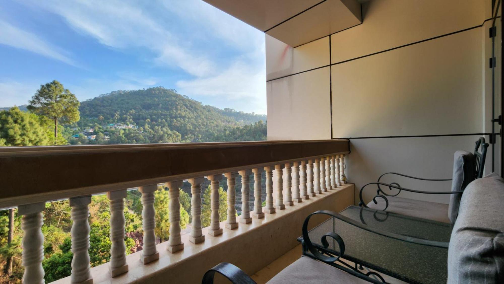 Hotel Royal Ark - Kasauli Bagian luar foto