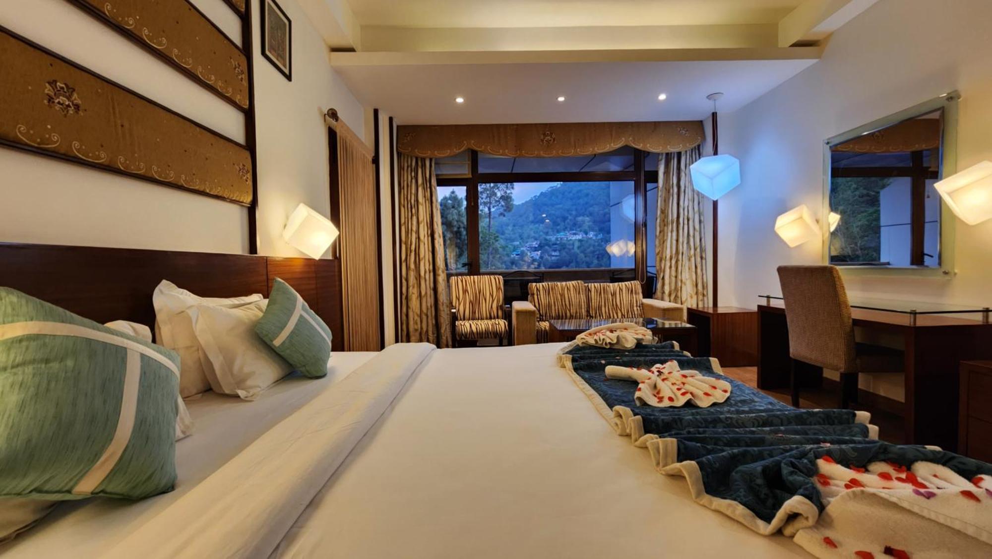 Hotel Royal Ark - Kasauli Bagian luar foto