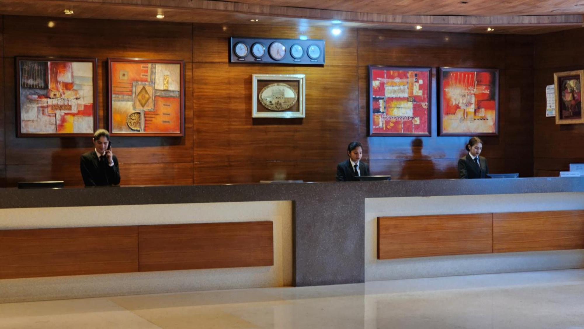 Hotel Royal Ark - Kasauli Bagian luar foto