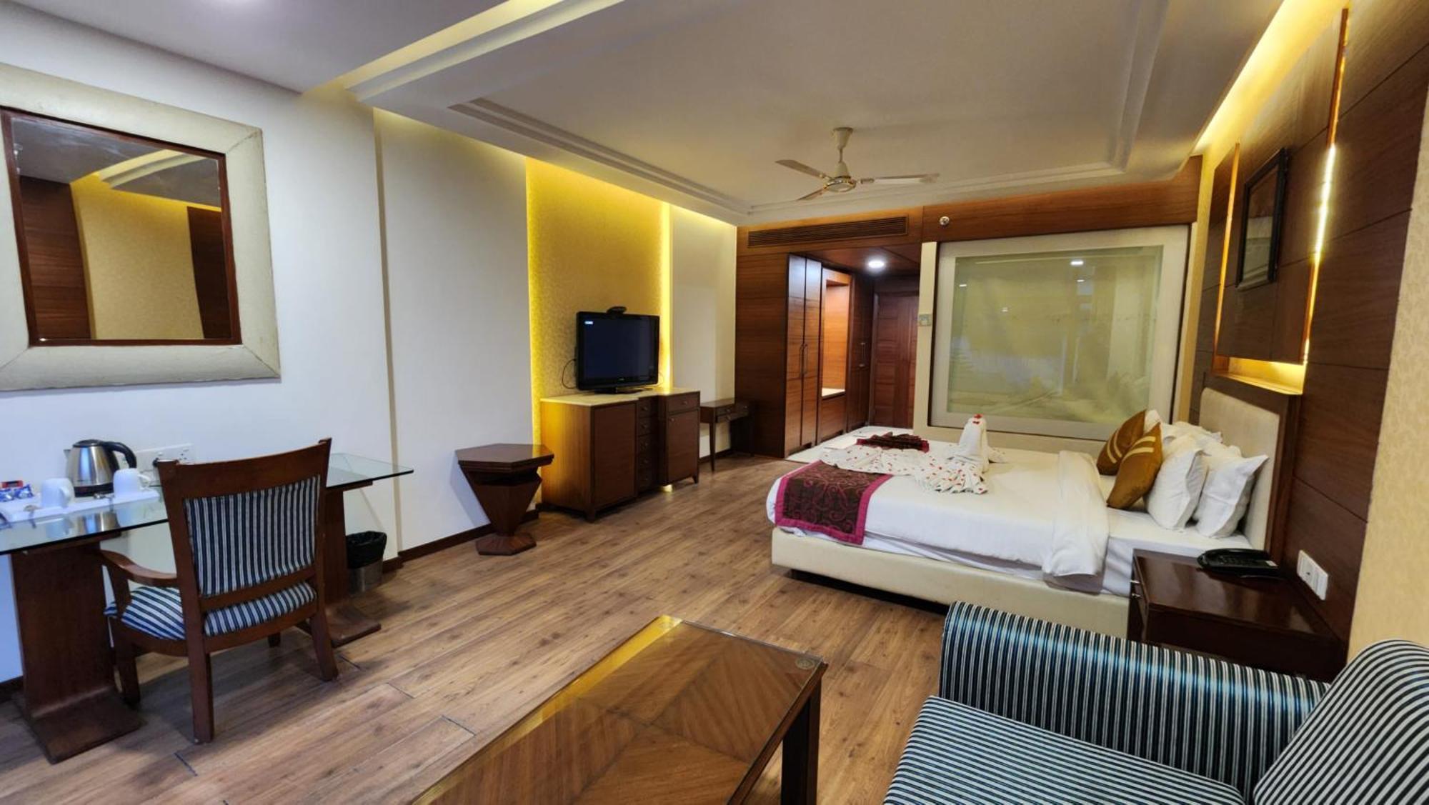 Hotel Royal Ark - Kasauli Bagian luar foto