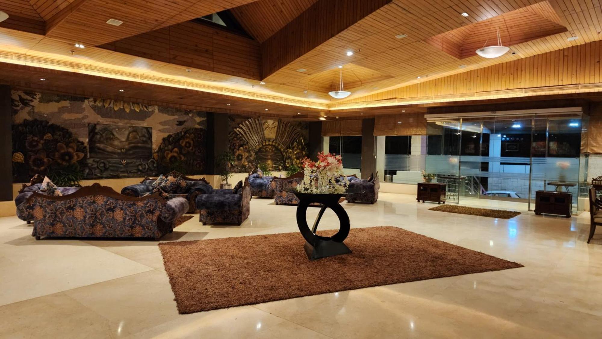 Hotel Royal Ark - Kasauli Bagian luar foto
