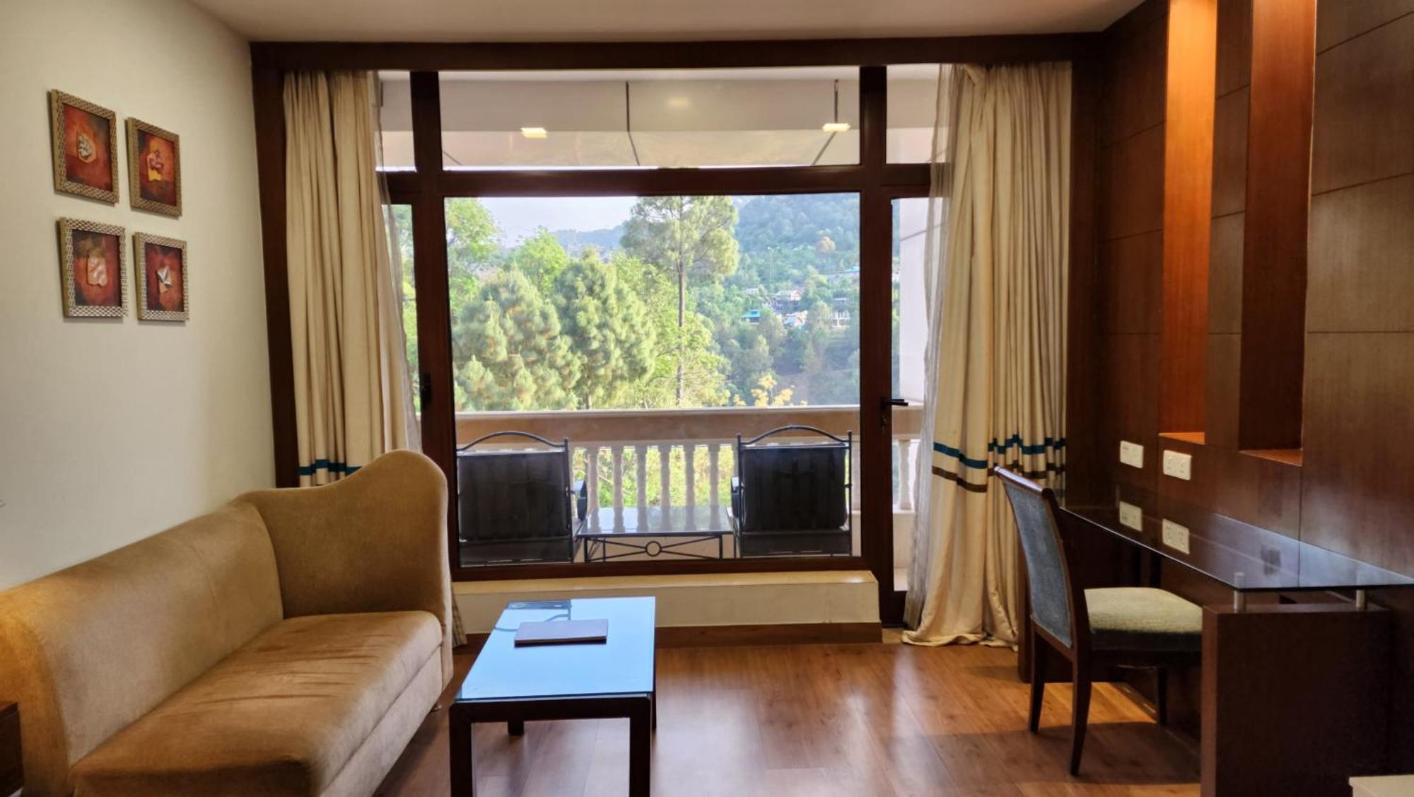Hotel Royal Ark - Kasauli Bagian luar foto