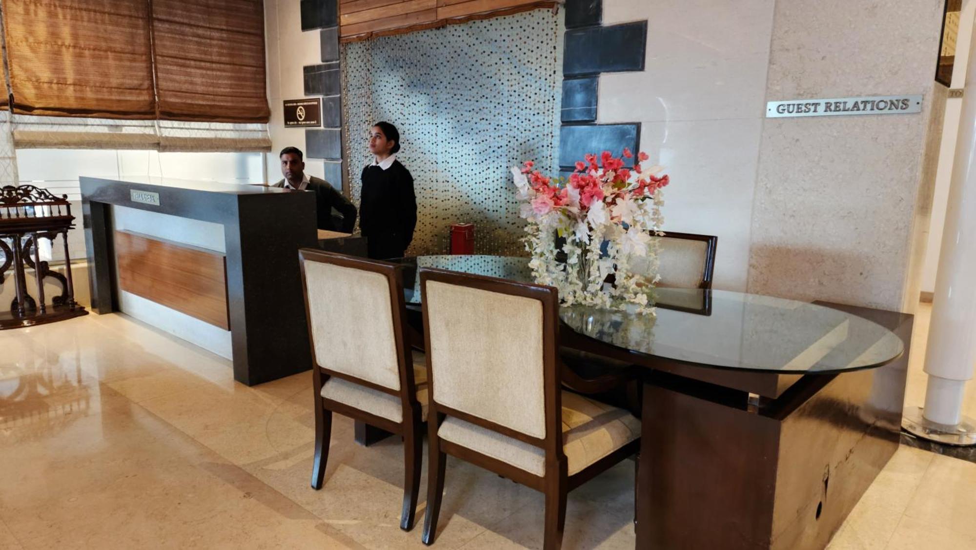 Hotel Royal Ark - Kasauli Bagian luar foto