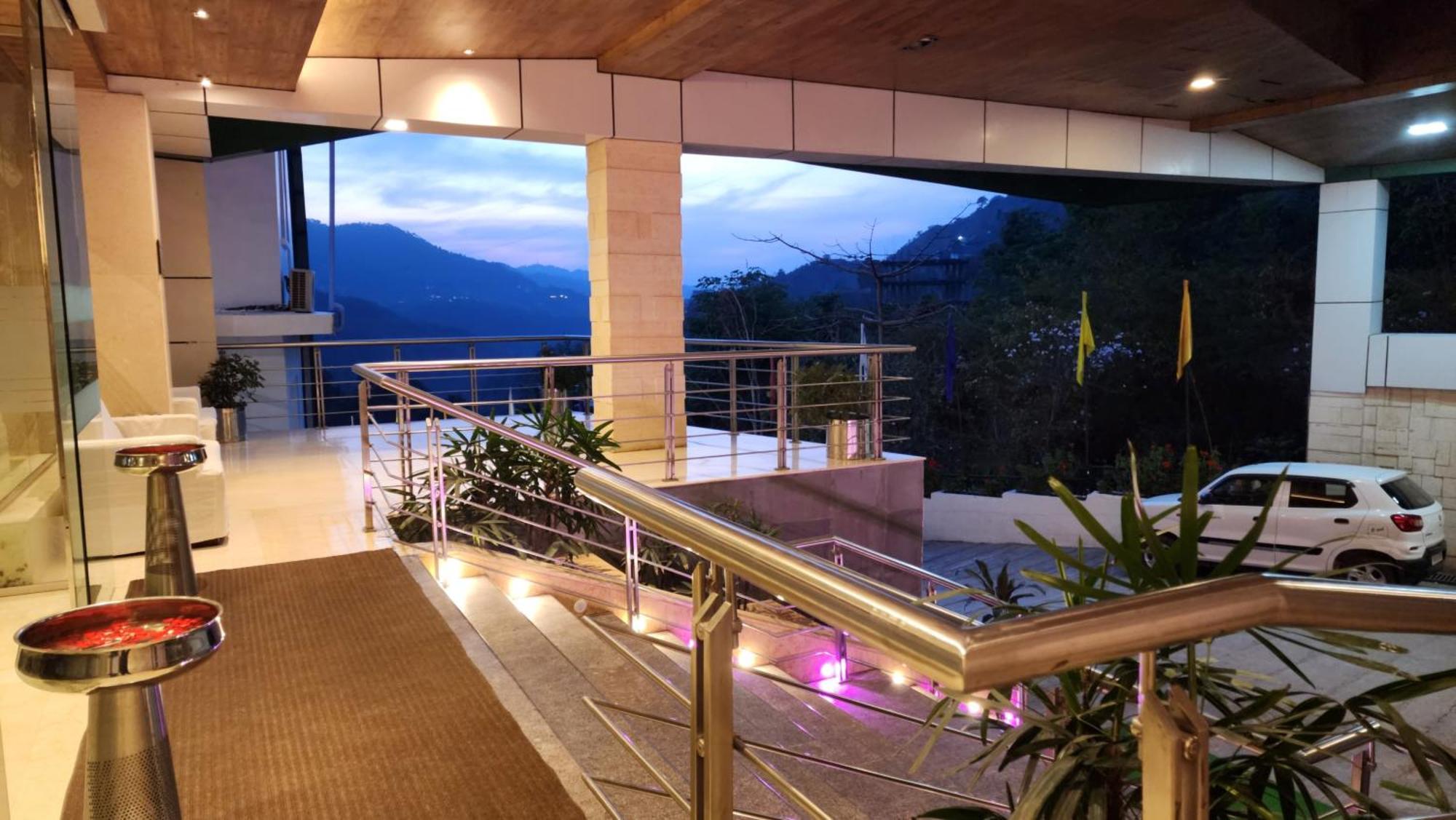 Hotel Royal Ark - Kasauli Bagian luar foto
