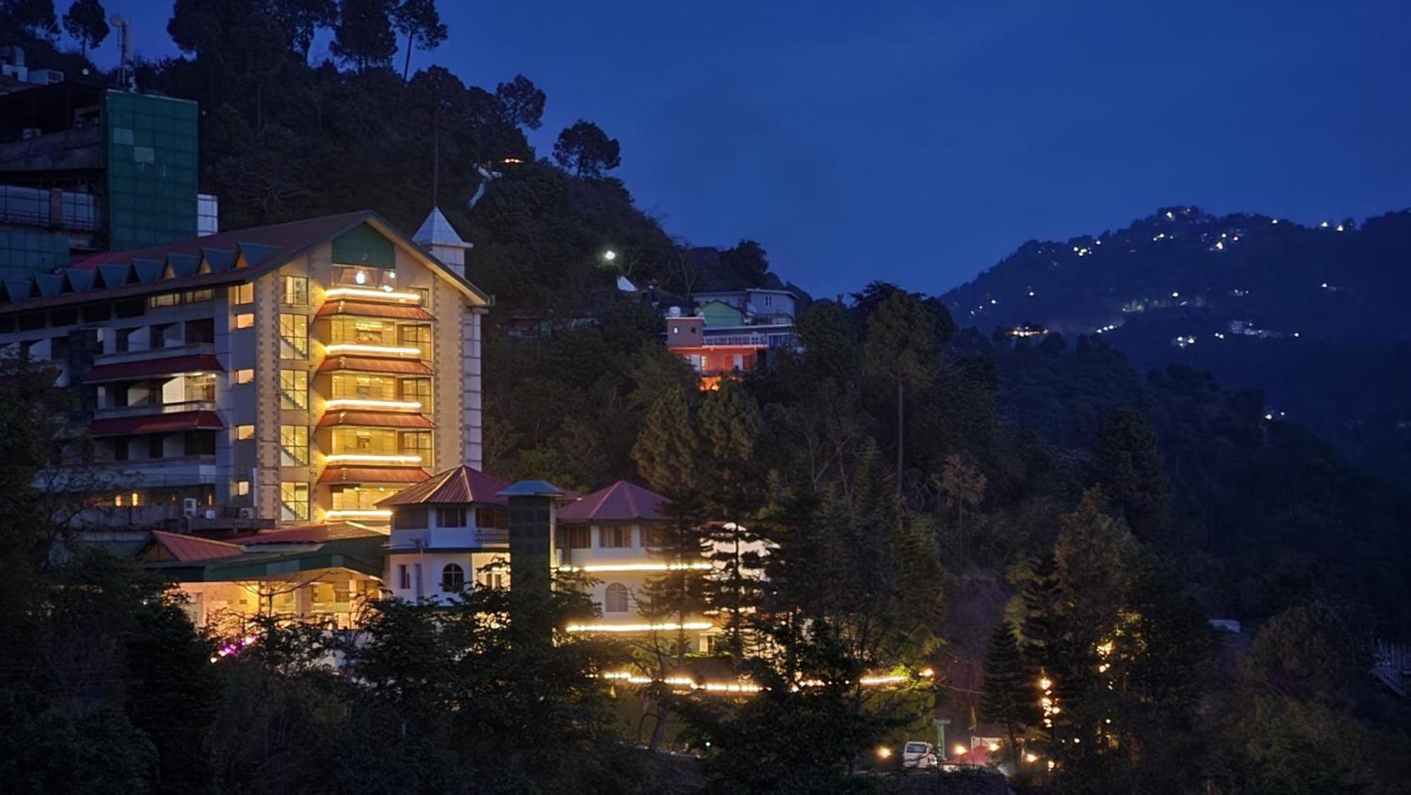 Hotel Royal Ark - Kasauli Bagian luar foto
