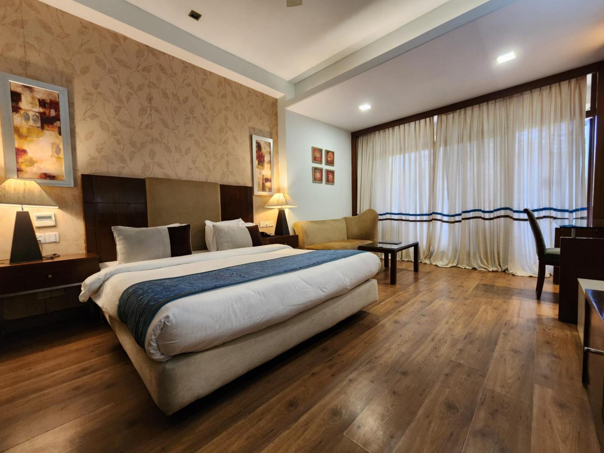 Hotel Royal Ark - Kasauli Bagian luar foto