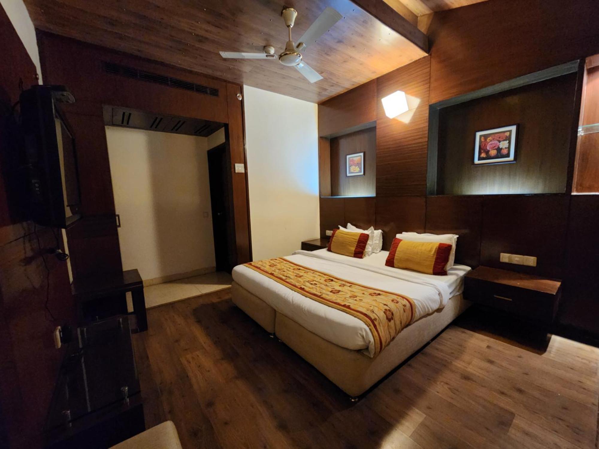 Hotel Royal Ark - Kasauli Bagian luar foto
