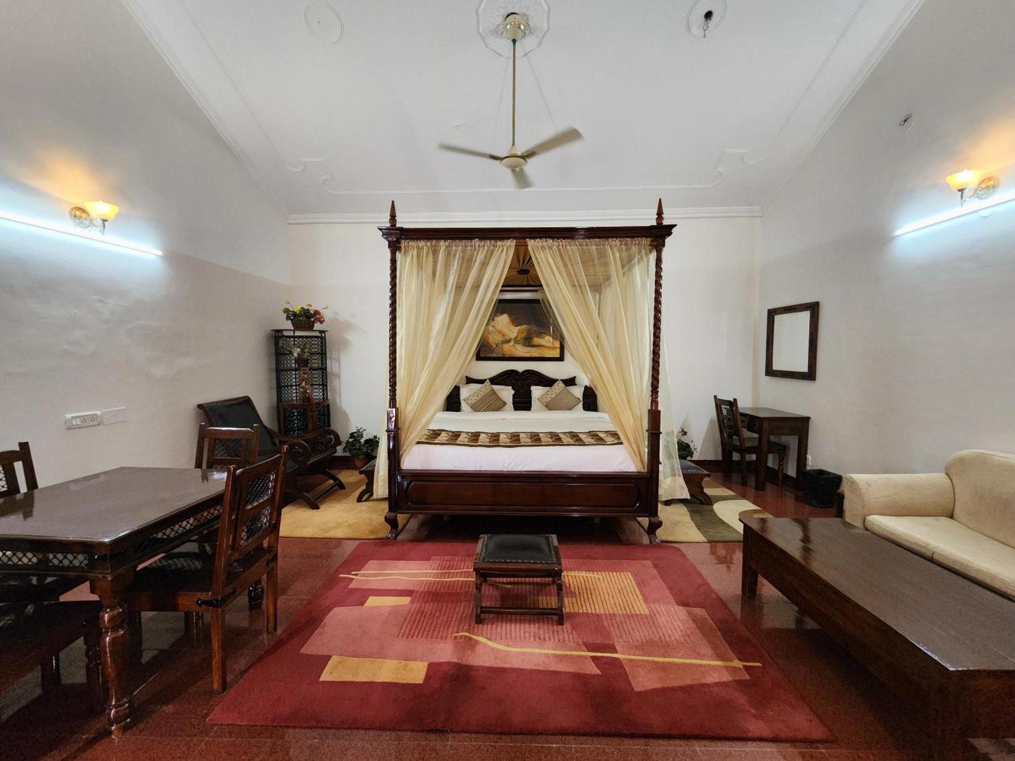 Hotel Royal Ark - Kasauli Bagian luar foto