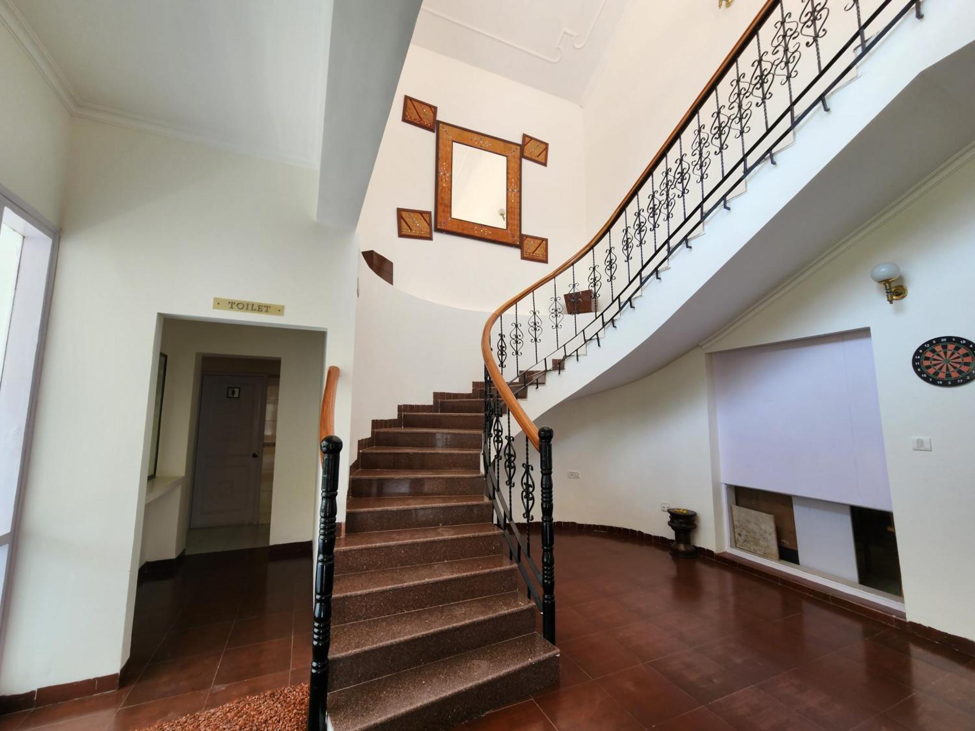 Hotel Royal Ark - Kasauli Bagian luar foto