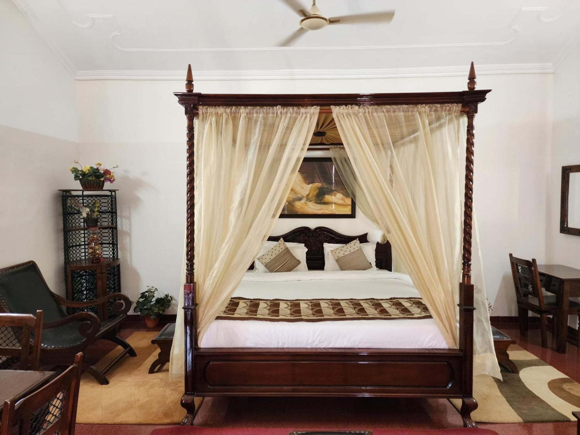 Hotel Royal Ark - Kasauli Bagian luar foto