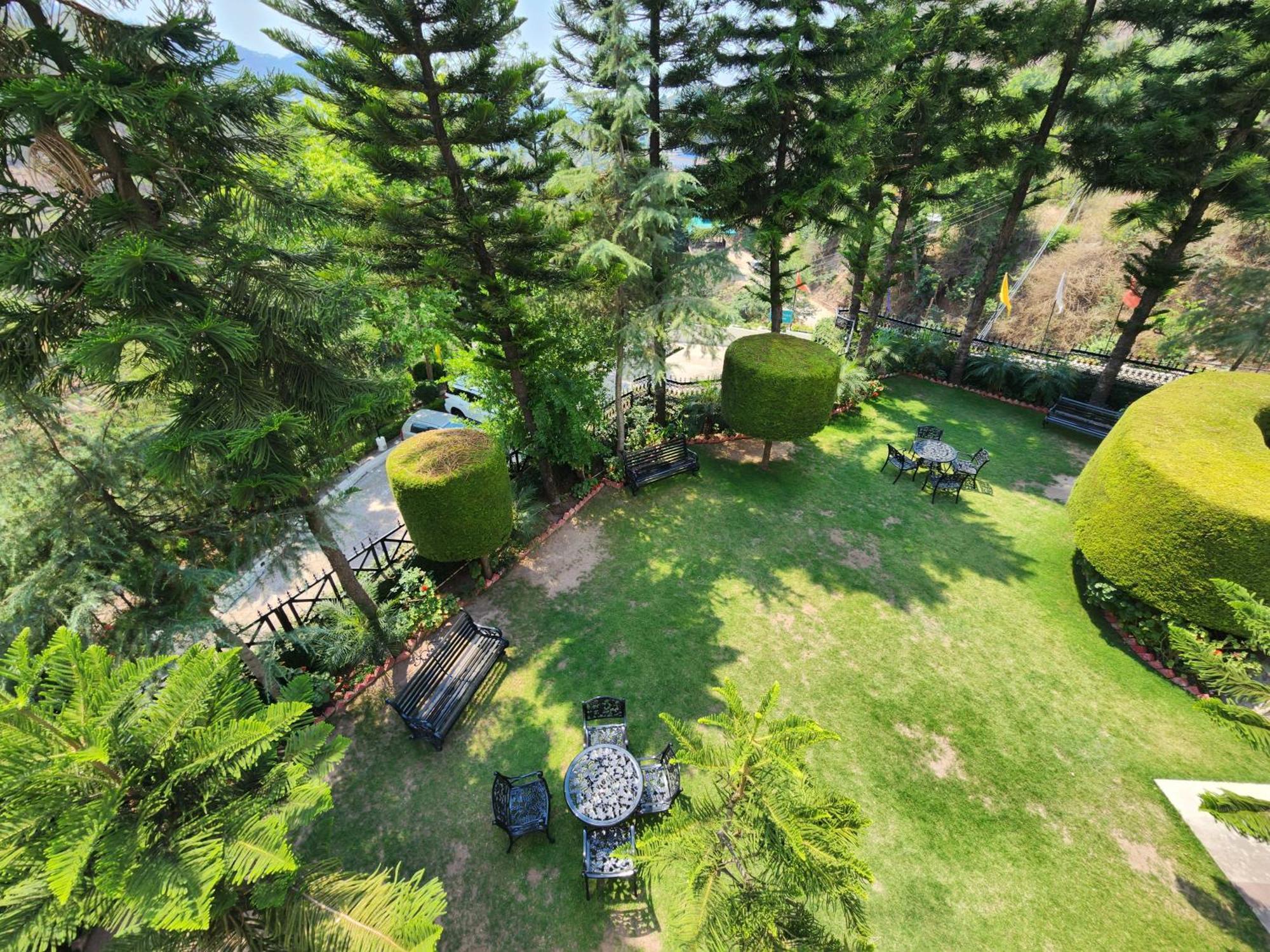 Hotel Royal Ark - Kasauli Bagian luar foto